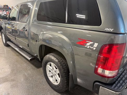 Used 2011 GMC Sierra 1500 SLE w/ Power Tech Package AWD/4WD image 9