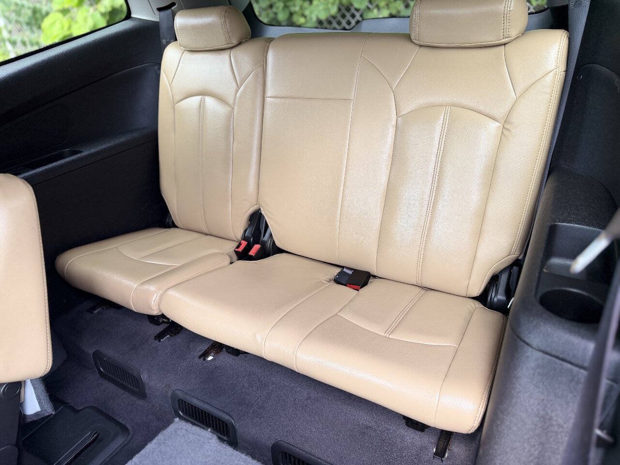 Used 2012 Chevrolet Traverse LT w/ All-Star Edition AWD/4WD image 11