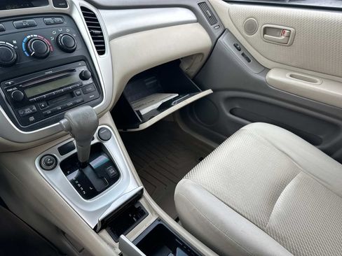 Used 2004 Toyota Highlander 4WD V6 image 29