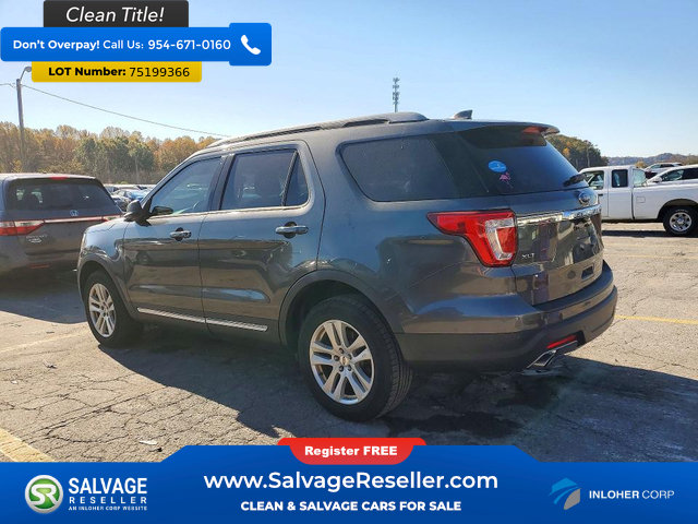 Used 2018 Ford Explorer XLT AWD/4WD image 3