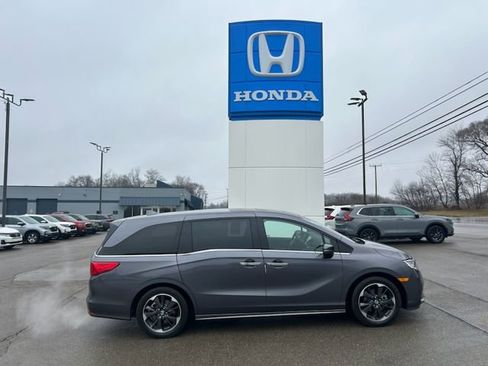 Used 2024 Honda Odyssey Elite image 1
