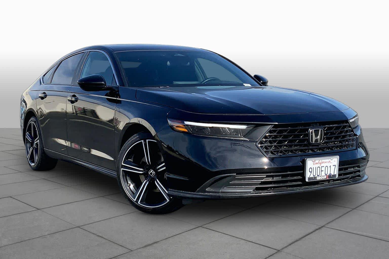 Used 2025 Honda Accord Sport image 2