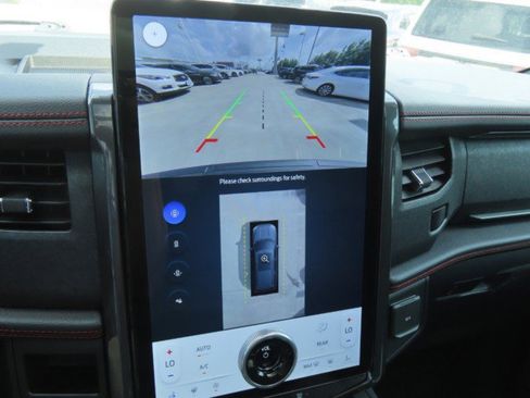 Certified 2024 Ford Expedition Limited image 31