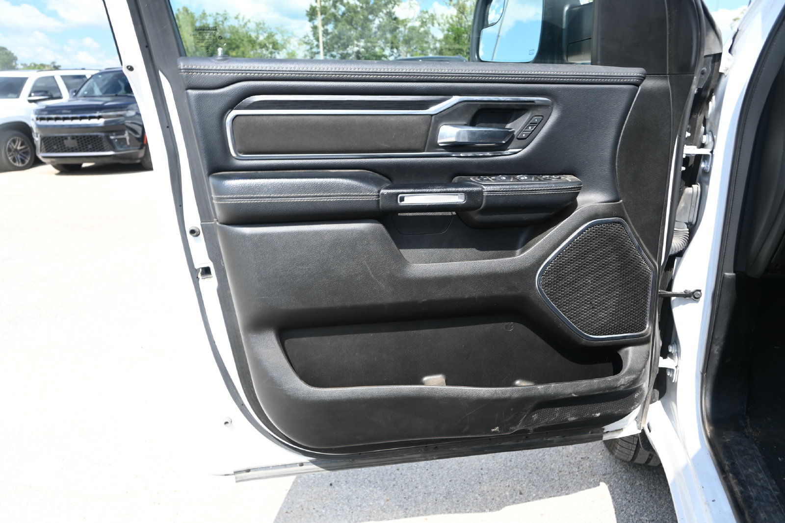 Used 2024 RAM 1500 Laramie RWD image 8