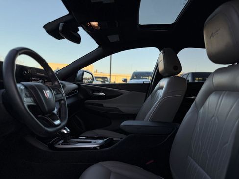 Certified 2024 Buick Envista Avenir image 12