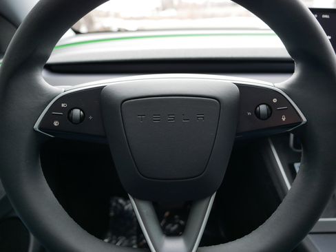 Used 2026 Tesla Model Y AWD image 25