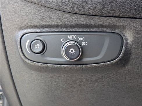 Used 2020 Chevrolet Equinox LS w/ LS Convenience Package FWD image 13