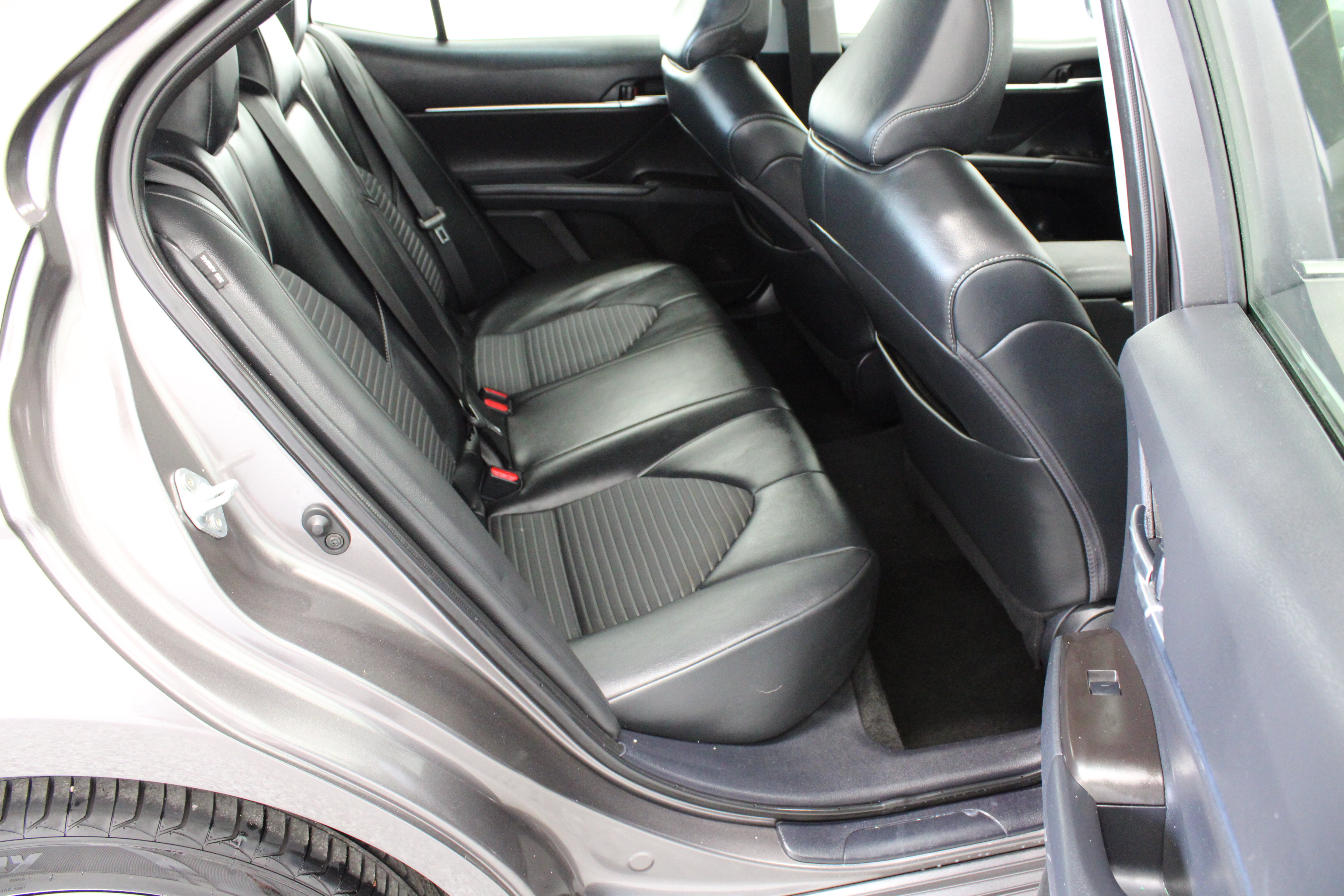Used 2024 Toyota Camry SE w/ Convenience Package FWD image 33