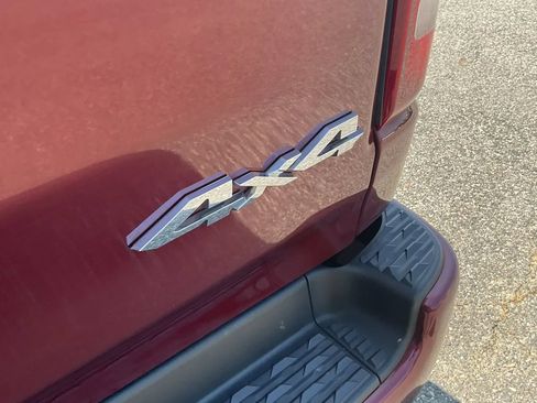 Used 2019 RAM 1500 Laramie AWD/4WD image 16
