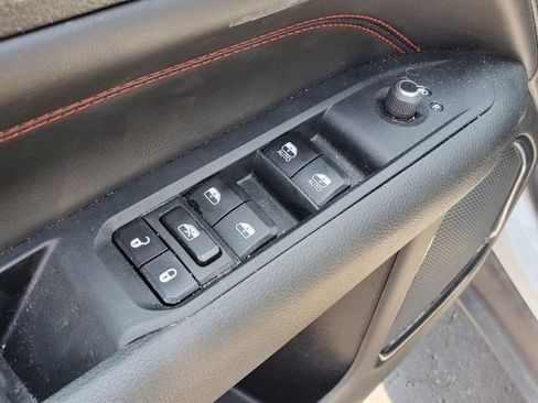 Used 2023 Jeep Compass Trailhawk w/ Trailhawk Convenience Group AWD/4WD image 6