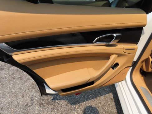 Used 2012 Porsche Panamera RWD image 12