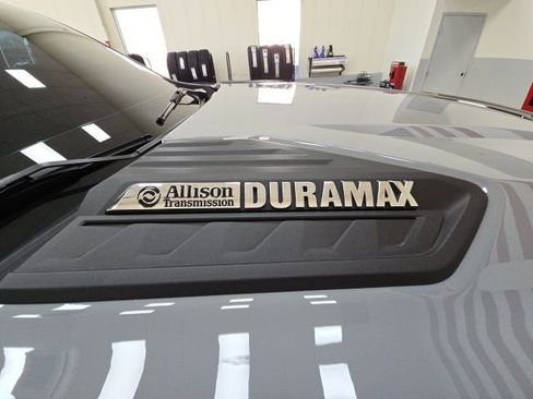 Used 2024 Chevrolet Silverado 2500 ZR2 w/ Technology Package image 14