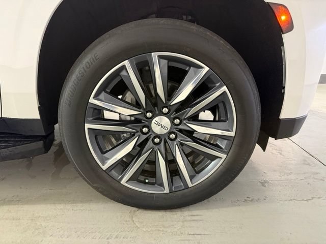 Certified 2024 GMC Yukon SLT w/ SLT Luxury Package AWD/4WD image 36