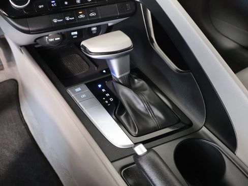 Used 2025 Hyundai Elantra Sport FWD image 7