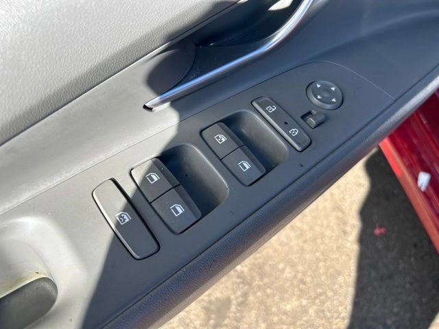 Used 2023 Hyundai Elantra SEL FWD image 12