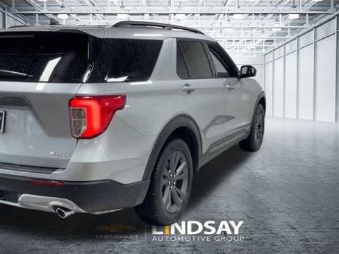 Used 2023 Ford Explorer XLT w/ Equipment Group 202A image 9