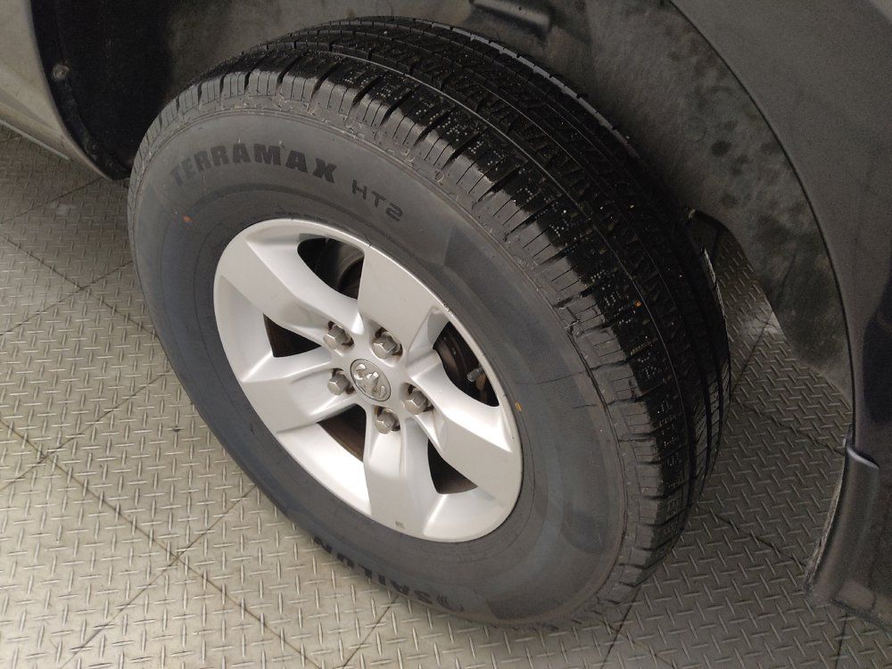 Used 2021 RAM 1500 Classic SLT RWD image 31