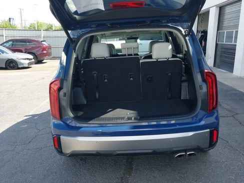 Used 2025 Kia Telluride S FWD image 11
