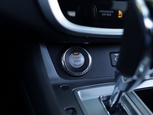 Used 2024 Nissan Murano SV image 18