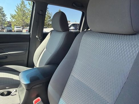 Used 2015 Toyota Tacoma PreRunner w/ SR5 Package RWD image 22