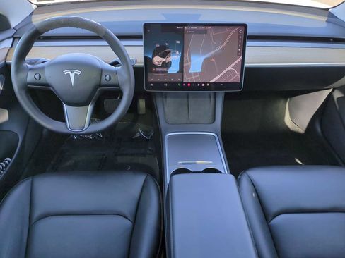 Used 2021 Tesla Model 3 Standard Range Plus image 14