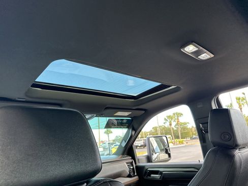 Used 2025 GMC Sierra 2500 AT4 w/ Technology Package image 16