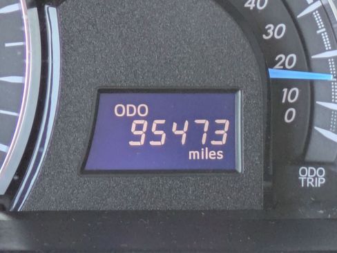 Used 2014 Toyota Camry XLE image 11