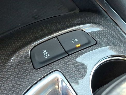 Used 2022 Chevrolet Malibu LT w/ Leather Package image 24