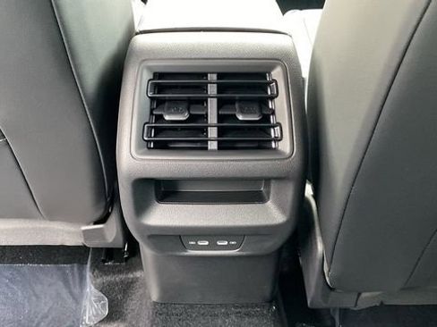 New 2026 Volkswagen Tiguan SE R-Line AWD/4WD image 22