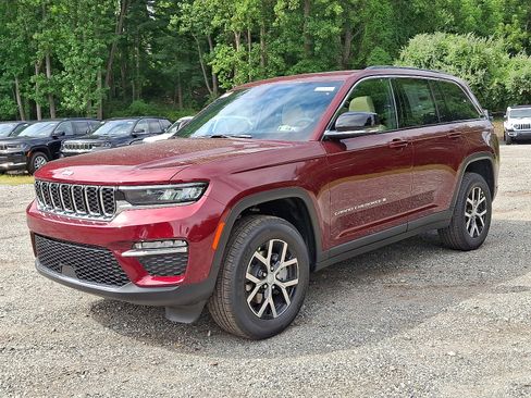 New 2025 Jeep Grand Cherokee Limited w/ Trailer Tow Package image 2