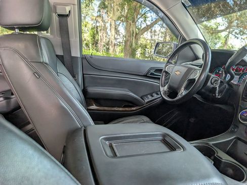 Used 2019 Chevrolet Suburban LT AWD/4WD image 15