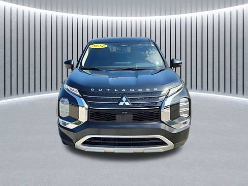 Used 2024 Mitsubishi Outlander SE FWD image 2