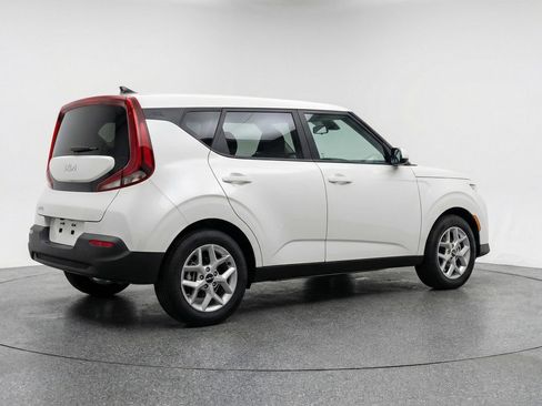 Used 2025 Kia Soul LX w/ LX Technology Package image 9