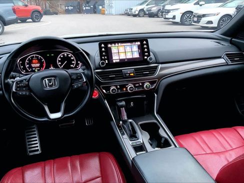 Used 2018 Honda Accord Sport image 6