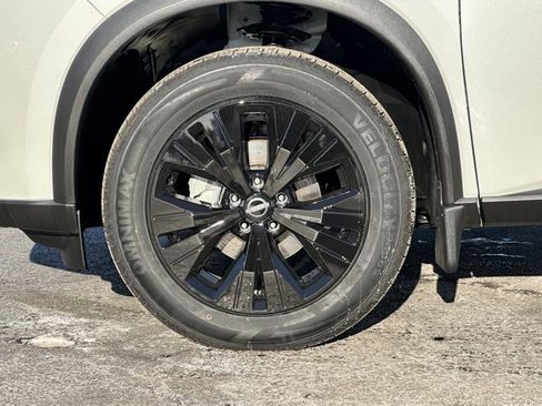 Certified 2023 Nissan Rogue SV w/ SV Premium B Package image 9