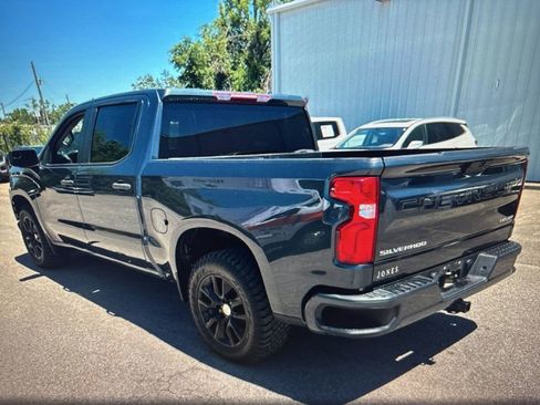 Used 2022 Chevrolet Silverado 1500 Custom RWD image 2