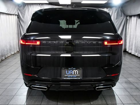 Used 2025 Land Rover Range Rover Sport Dynamic SE AWD/4WD image 5