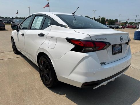 Used 2023 Nissan Versa S FWD image 6