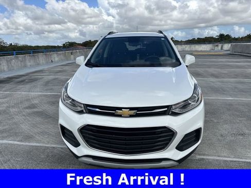 Used 2022 Chevrolet Trax LT w/ LT Convenience Package image 18