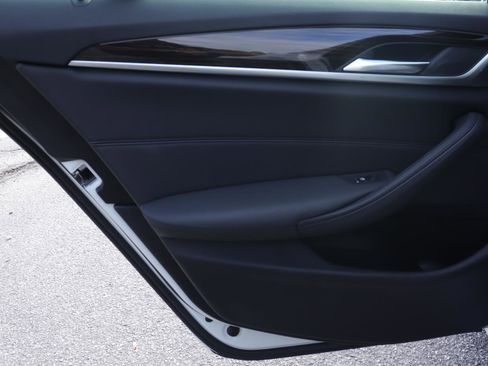 Used 2020 BMW 530i image 10