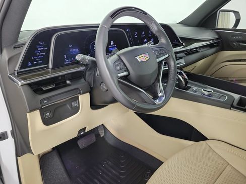 Used 2024 Cadillac Escalade Premium Luxury RWD image 19
