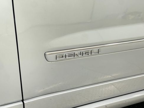 Used 2015 GMC Acadia Denali image 41