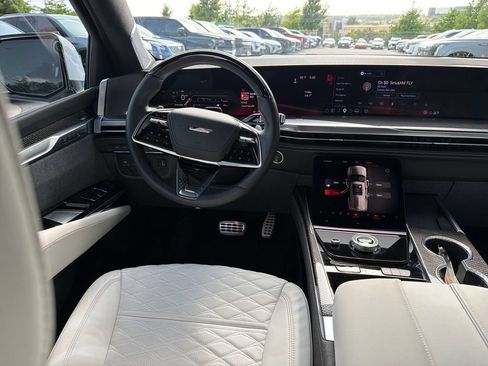 Certified 2026 Cadillac Escalade V w/ LPO, ONYX Package AWD/4WD image 35