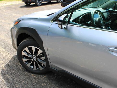 New 2025 Subaru Outback Limited image 6