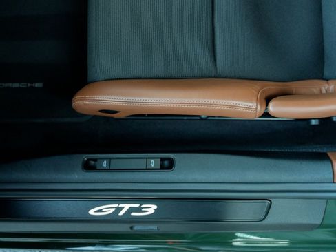 Used 2022 Porsche 911 GT3 RWD image 25