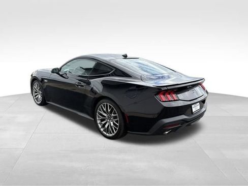 Used 2024 Ford Mustang GT Premium image 7