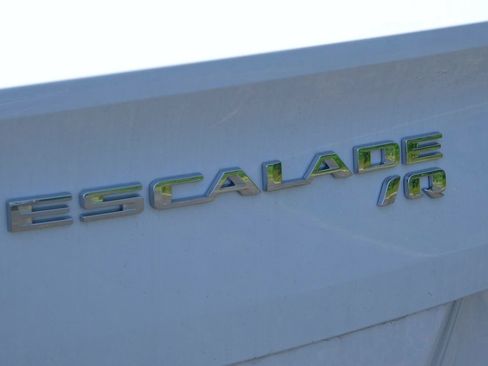 New 2025 Cadillac Escalade IQ Luxury 2 AWD/4WD image 22