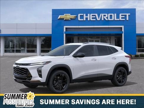 New 2026 Chevrolet Trax ACTIV w/ Sunroof Package FWD image 2