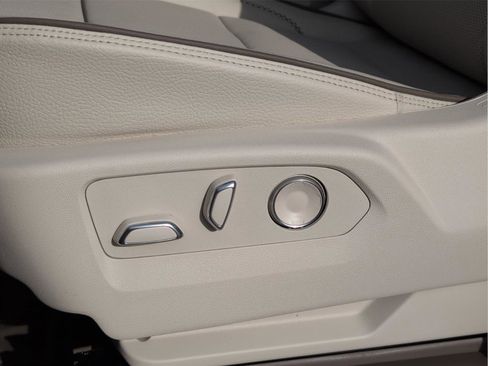 New 2026 GMC Yukon XL Denali w/ Denali Reserve Package image 33