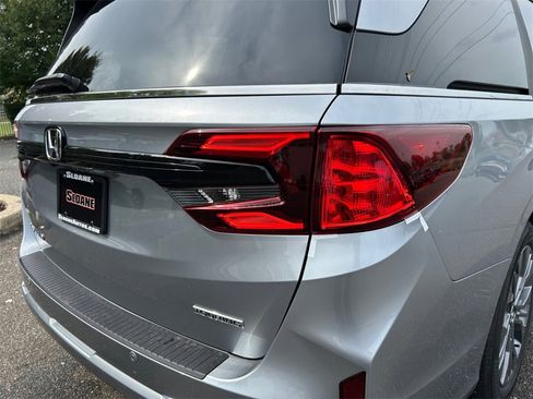 New 2026 Honda Odyssey Touring image 24
